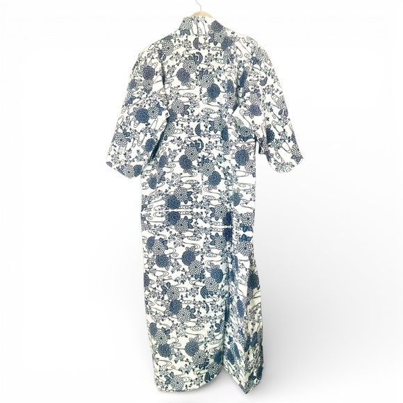 Authentic Japanese Nemaki 100% cotton Floral Navy and White Robe Size M - Picture 2 of 7